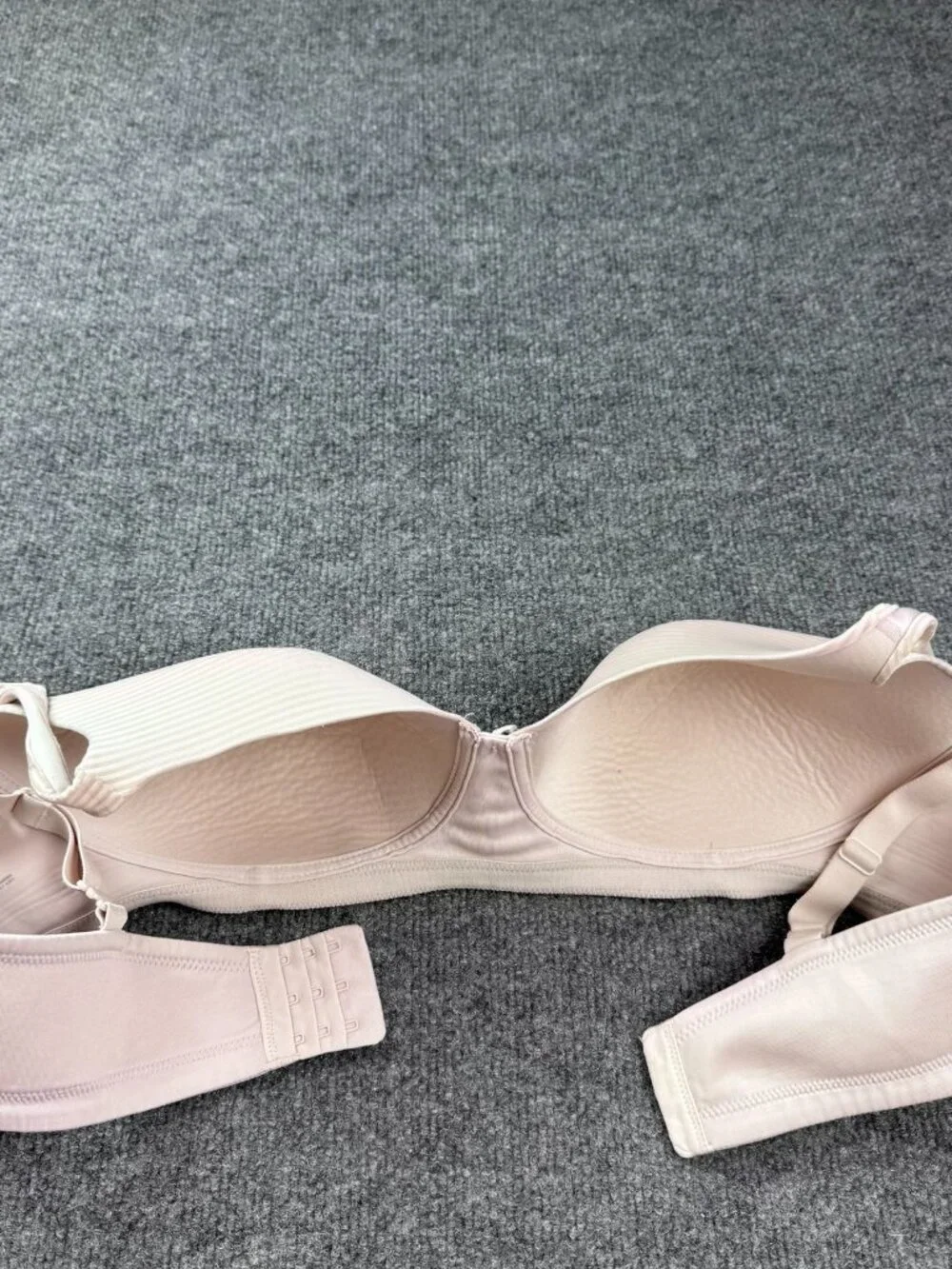 Vanity Fair 72389 Wirefree Bra 42C Nude Beige Striped Lightly Lined Full Coverag